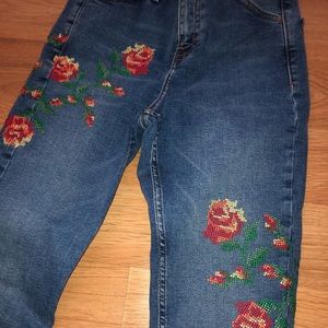 Embroidered TOPSHOP Jamie Jeans!!!